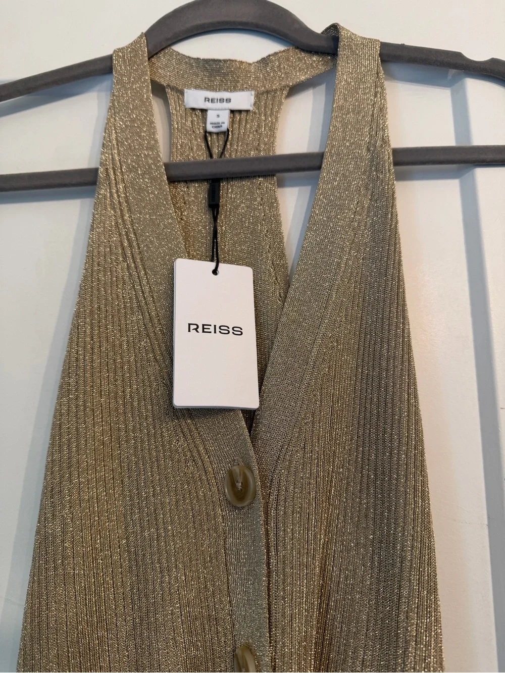 Reiss Lilana
Metallic Rib-Knit Waistcoat in Gold - Picture 7 of 10
